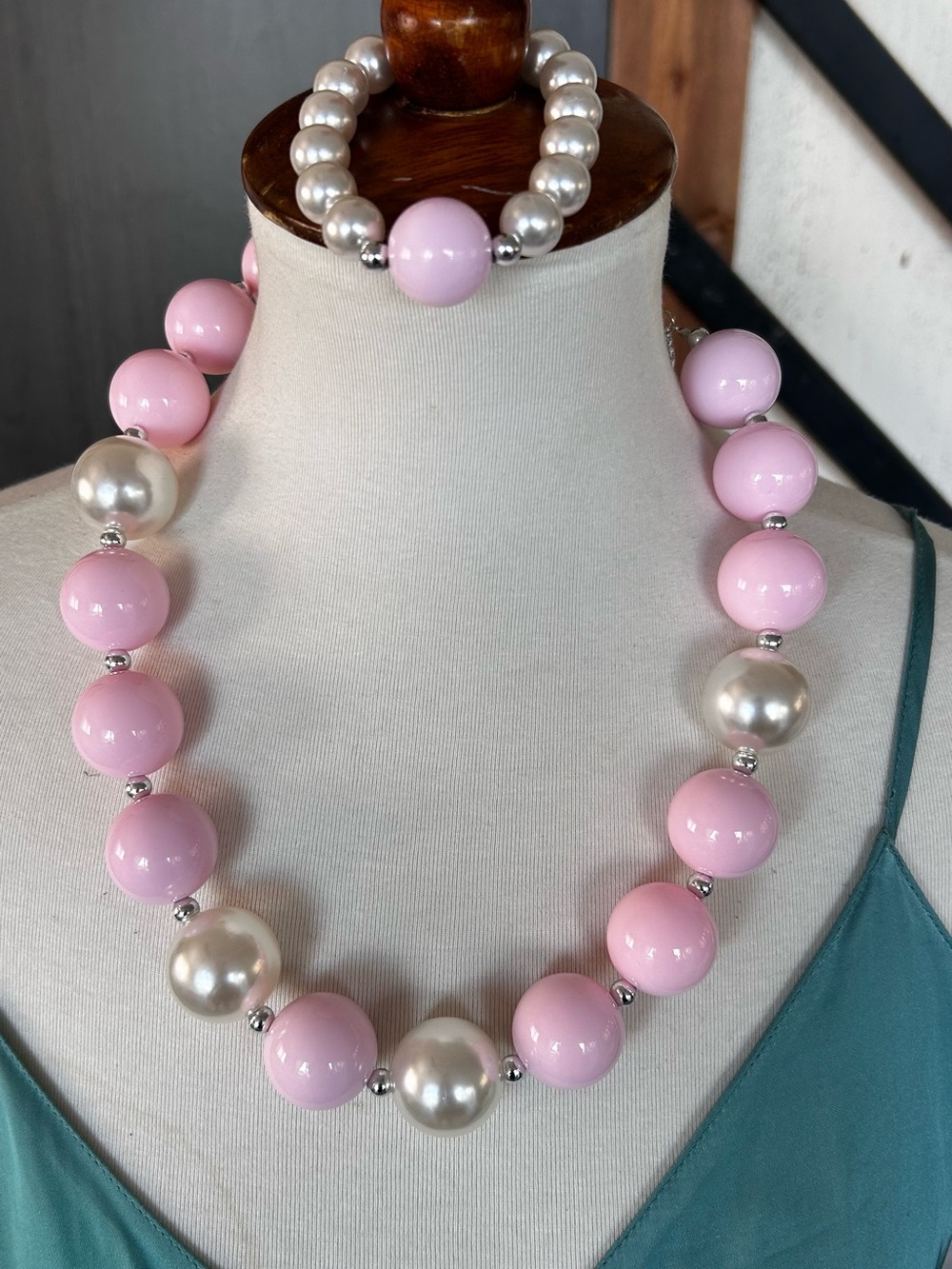 Pink & Faux Pearl Chunky Beaded Necklace Bracelet Set Silver Tone